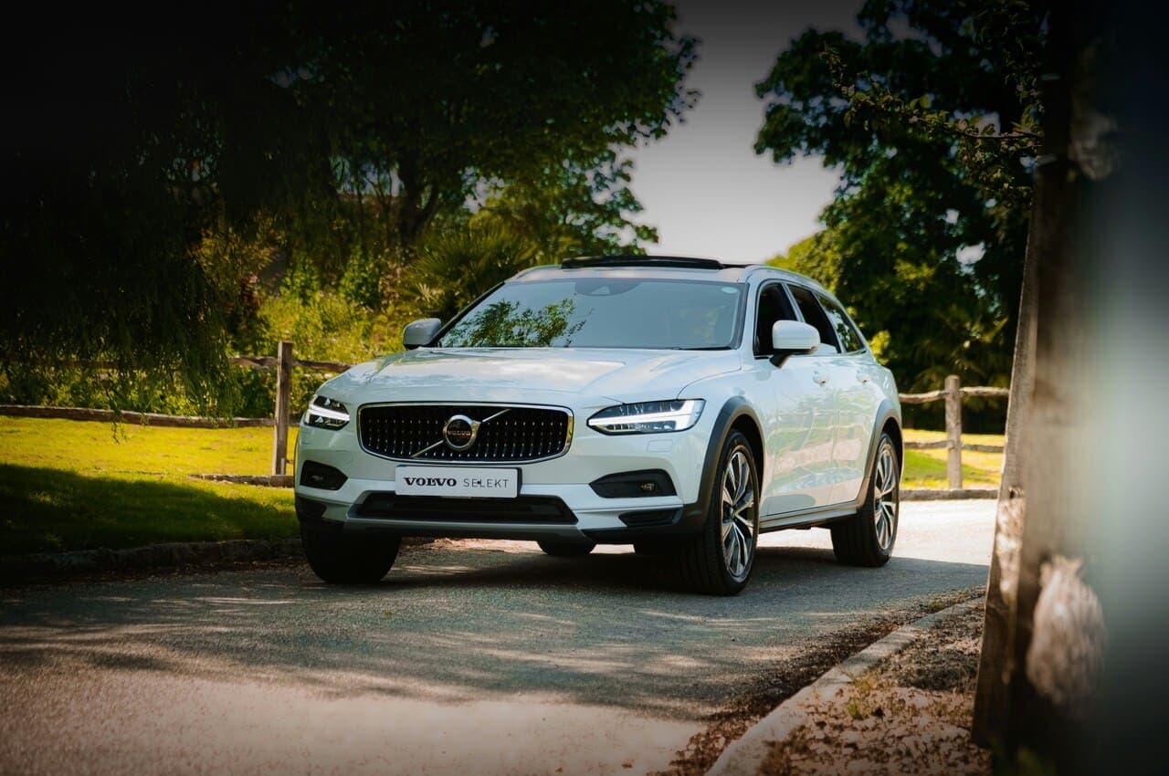 Premium Sedan thumbnail 4